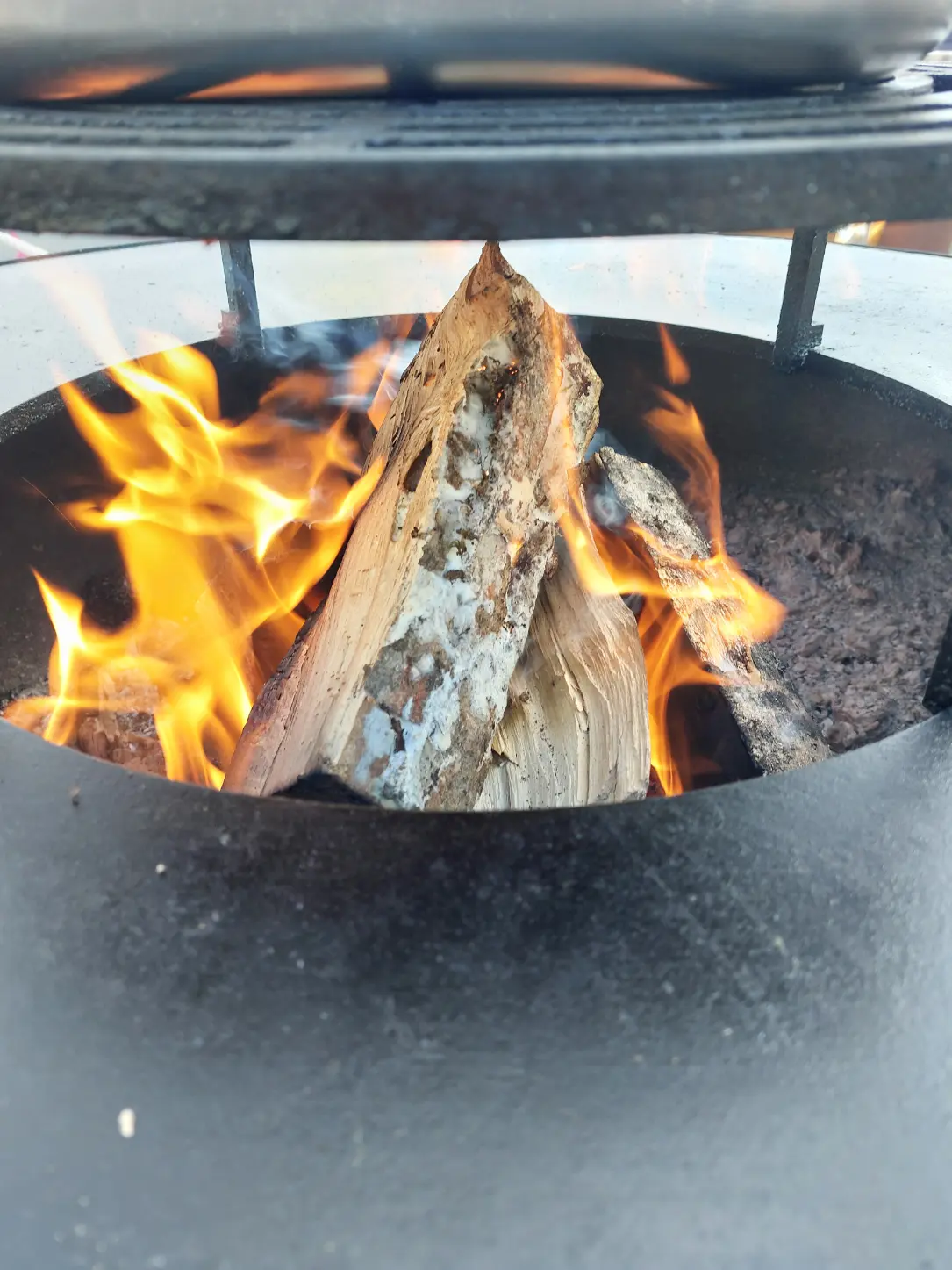 Un brasero au feu de bois dans le Maine-et-Loire